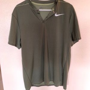 Men’s Nike golf shirt